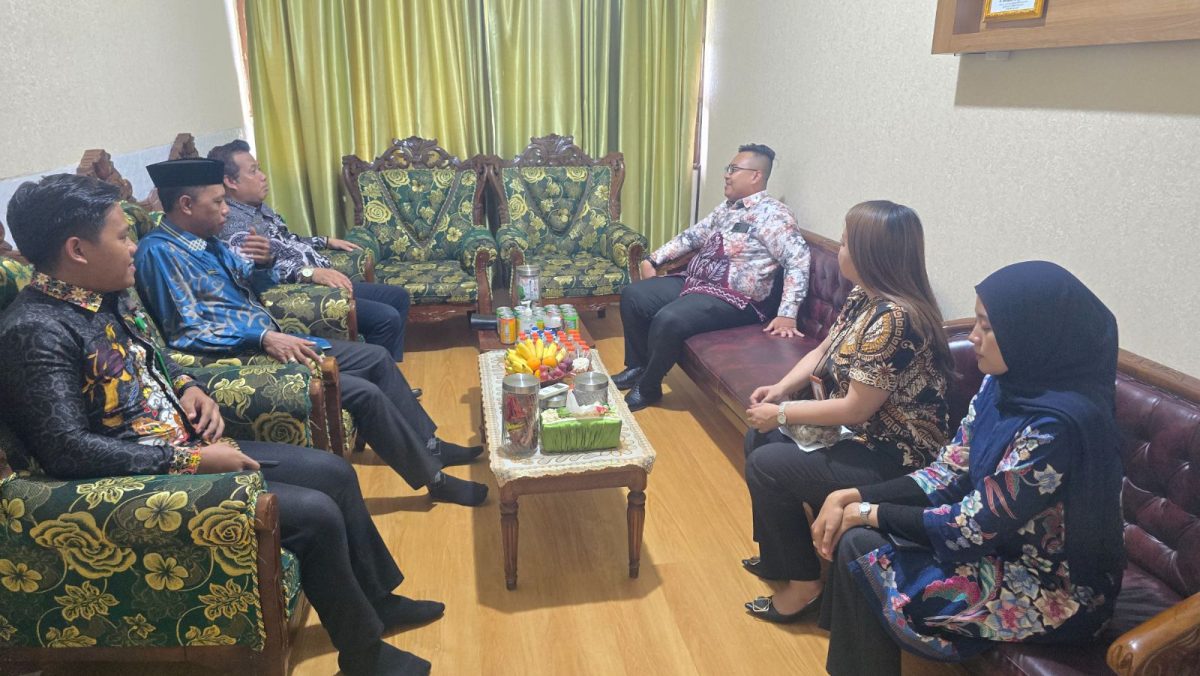 Terima Kunjungan Bank Mandiri, Kakankemenag Barsel Harap Sinergi Terus Terjaga