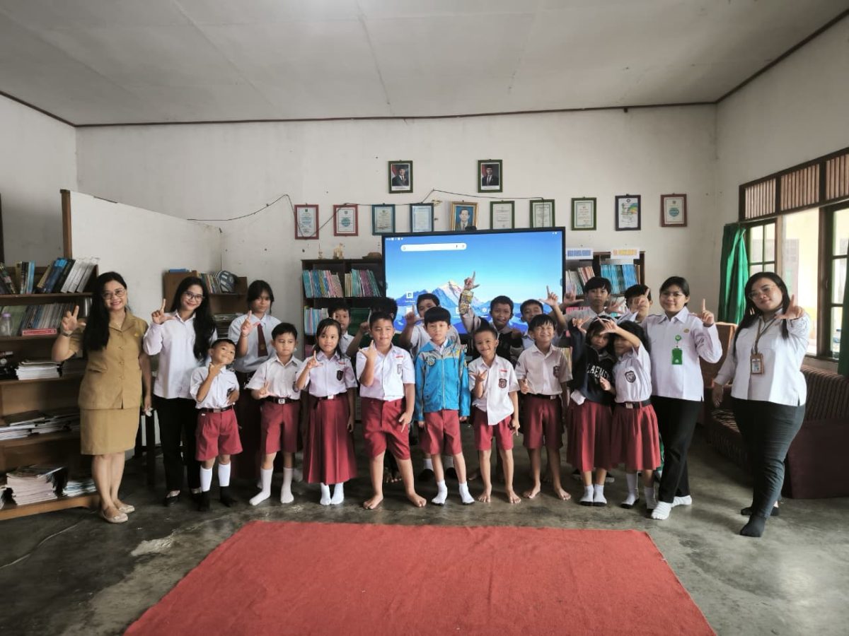 Jaga Bumi Sejak Dini, Penyuluh Agama Kristen Ajak Siswa SDN 10 Buntok Rawat Ciptaan Tuhan