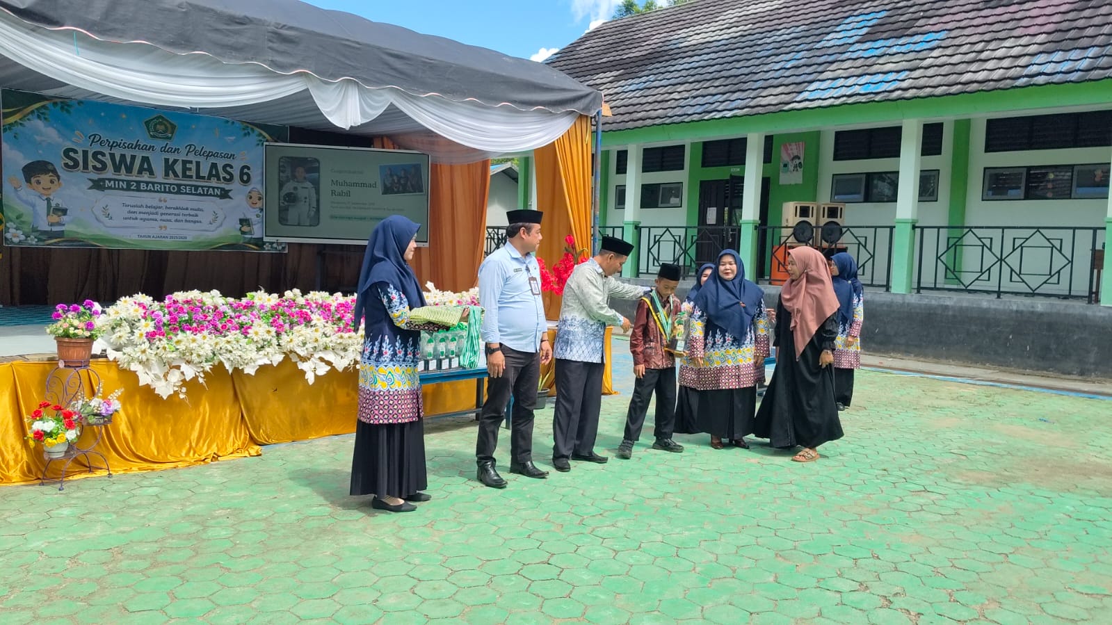 Kasi Pendis, Zakirurahman: Ilmu Penting, Akhlak Adalah Bekal Sepanjang Hidup