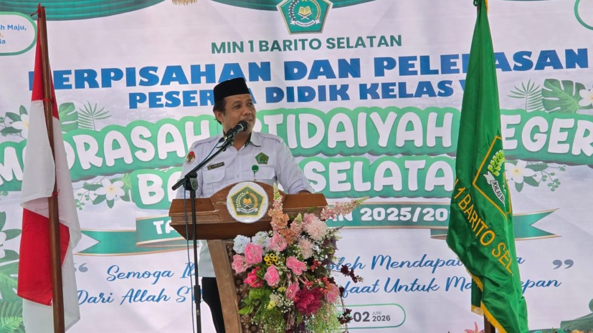 Kakankemenag Barsel Hadiri Pelepasan Siswa MIN 1, Beri Motivasi Raih Prestasi dan Akhlak Mulia