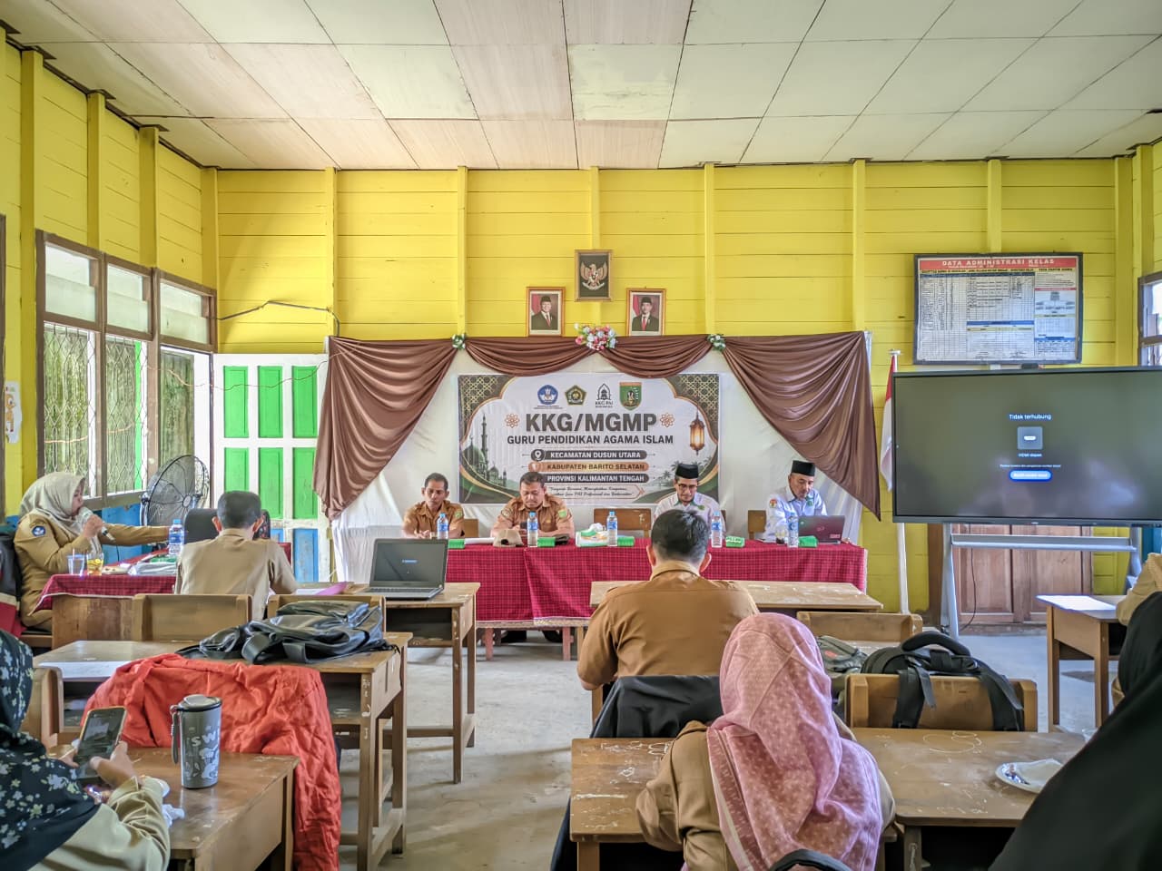 Pengawas Pendidikan Laksanakan Pembinaan KKG/MGMP PAI di SDN 1 Pendang