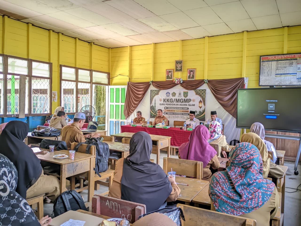 Pengawas Pendidikan Laksanakan Pembinaan KKG/MGMP PAI di SDN 1 Pendang
